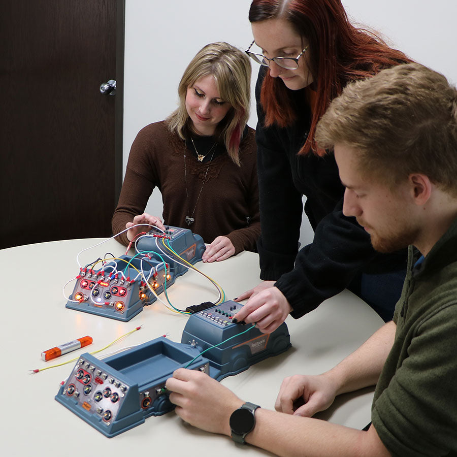 Trailer Circuits STEM Kit